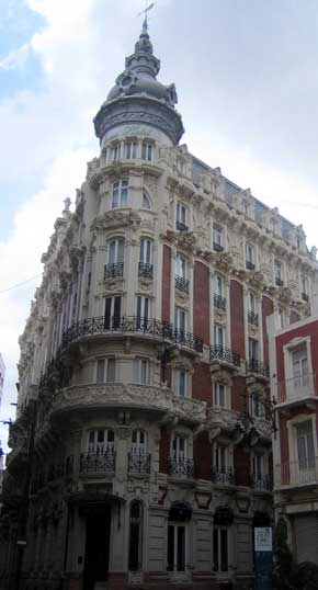 Las fachadas de edificios históricos están protegidas de la instalación de cables.